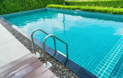 swimming pool construction company